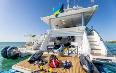 4 Play by Azimut – Private Motor Yacht Charter in Nassau