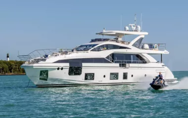 4 Play by Azimut – Private Motor Yacht Charter in Nassau
