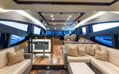 Dreamtime by Sea Ray – Private Motor Yacht Charter in Harbour Island