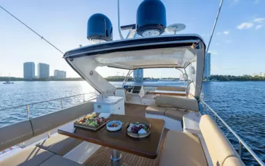 Dreamtime by Sea Ray – Private Motor Yacht Charter in Harbour Island