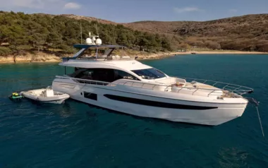 AZ Fly by Azimut – Private Motor Yacht Charter in Split