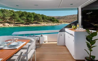 AZ Fly by Azimut – Private Motor Yacht Charter in Split