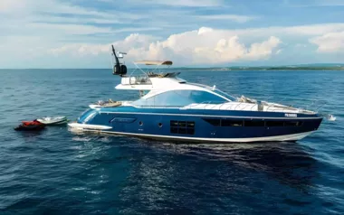 Mudita von Azimut – privater Motoryacht Charter in Split