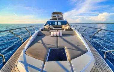 Mudita von Azimut – privater Motoryacht Charter in Split