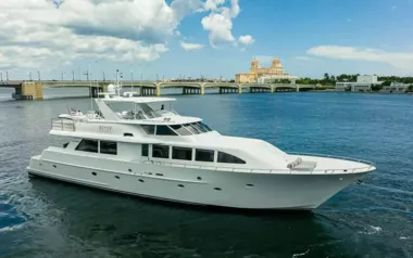 Hard Times by Westport – Private Motor Yacht Charter in the USA