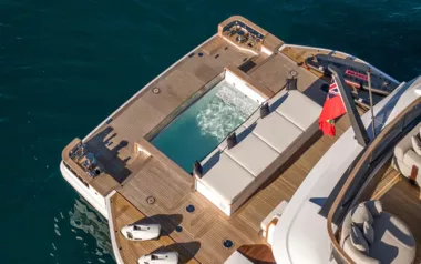 Alpha Waves by Benetti – Private Superyacht Charter in the Turks and Caicos