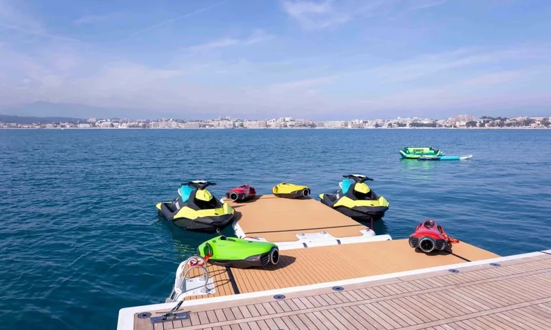 Charade image 7