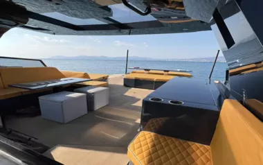 Flying Spur by Okean – Private Power Boat Charter in St Tropez