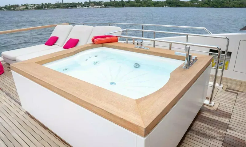 Golden Yacht image 3