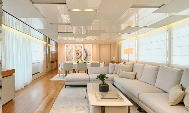 Golden Yacht image 4