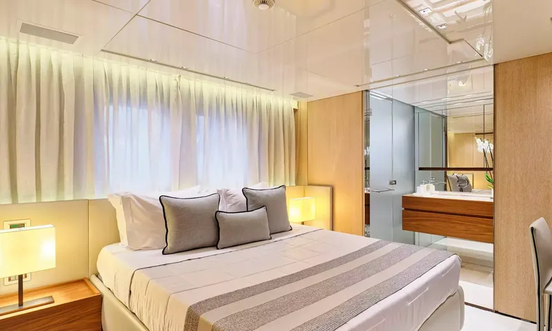 Golden Yacht image 7