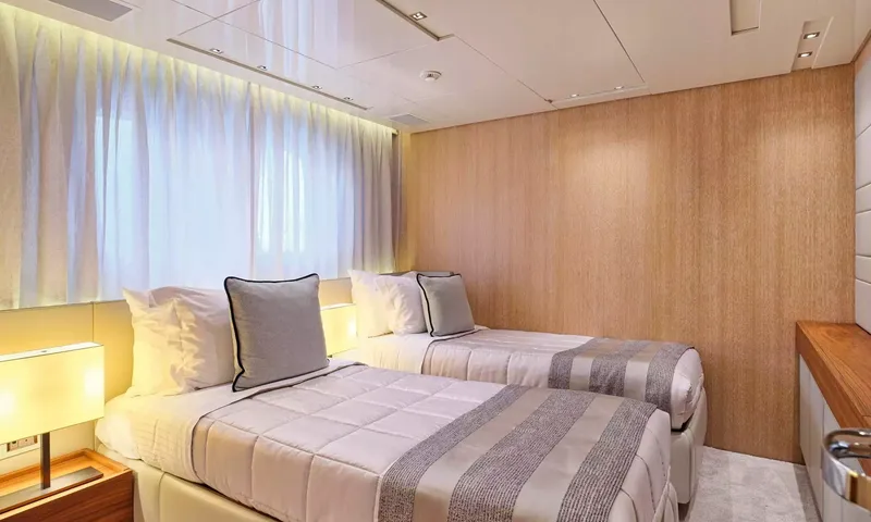Golden Yacht image 8