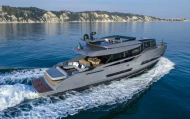 Haze by Extra Yachts – Private Motor Yacht Charter in Amalfi