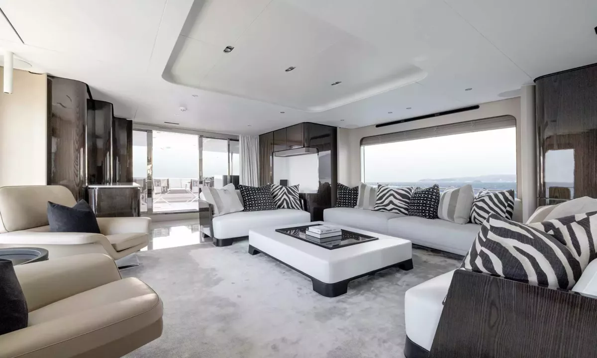 Nemesis – 105ft Superyacht Charter | Azimut
