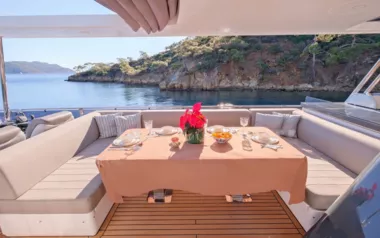 La Luna by Sirena Yachts – Private Motor Yacht Charter in Turkey