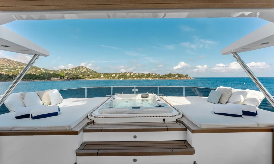 Optimism, 2024 Majesty Yachts Majesty 120, photo 4