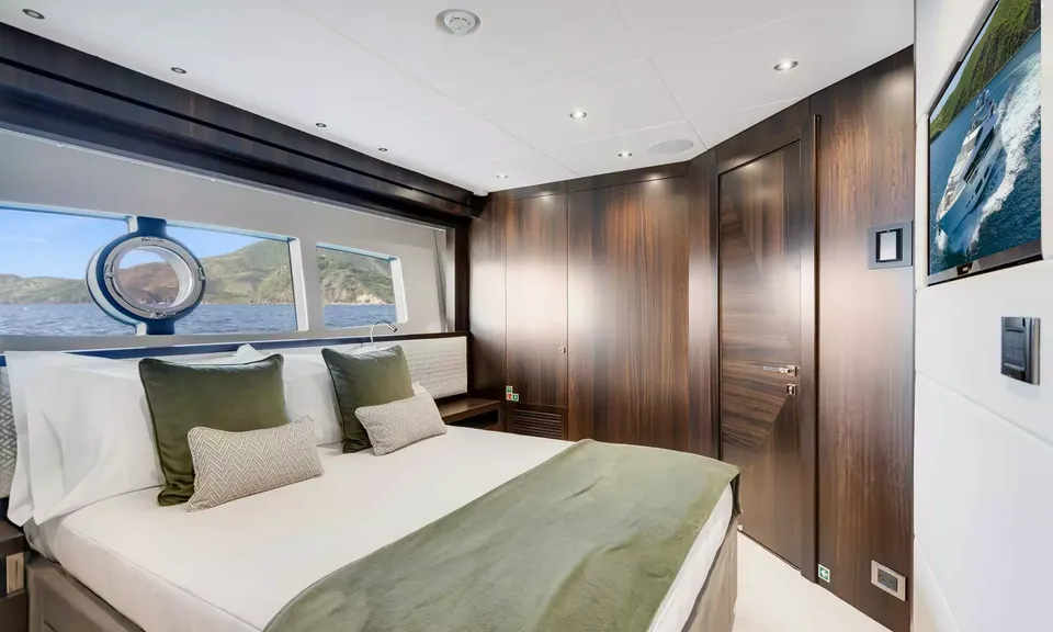 Accidental Success II, 2024 Sunseeker 95 Yacht, photo 10
