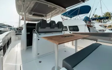 Na-O by Jeanneau – Private Power Boat Charter in Thailand