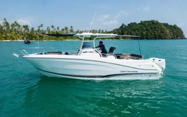 Na-O by Jeanneau – Private Power Boat Charter in Thailand