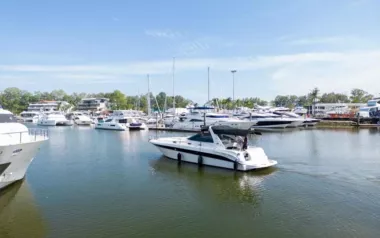 Navie by Sea Ray – Private Power Boat Charter in Phuket