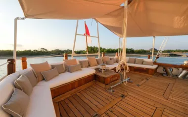 Mutiara Laut by Leendert Philippus – Private Superyacht Charter in Komodo