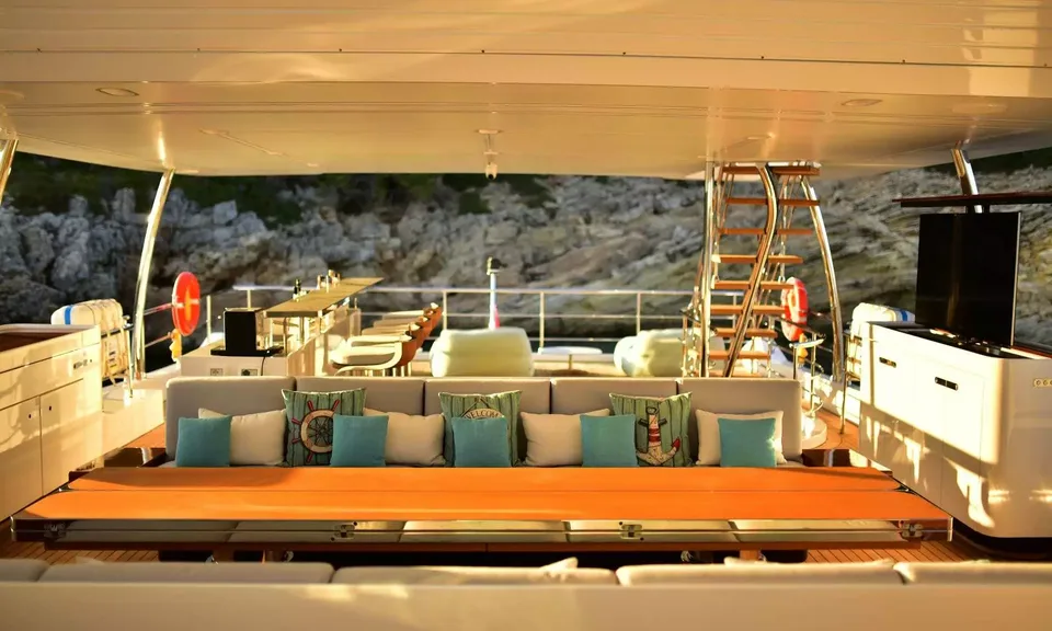 Love T, 2022 Azimut, photo 5