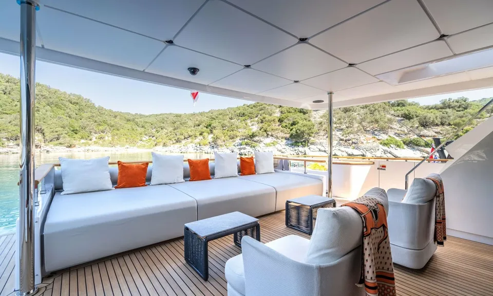 At One, 2024 Custom Line Navetta 30, photo 5