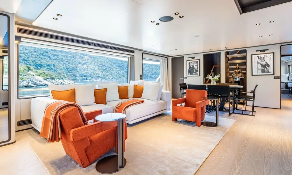 At One, 2024 Custom Line Navetta 30, photo 2