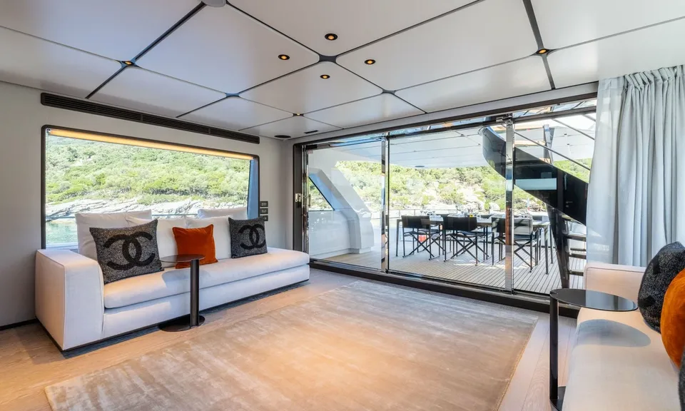 At One, 2024 Custom Line Navetta 30, photo 7