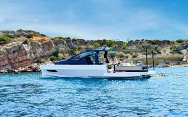 Big Baloon by Seanfinity – Private Power Boat Charter in the Cayman Islands