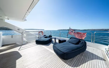 Chaos by Sunseeker – Private Motor Yacht Charter in the Whitsundays