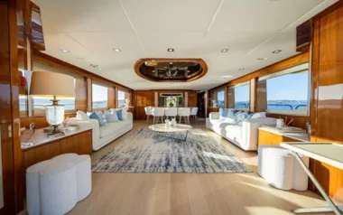Chaos by Sunseeker – Private Motor Yacht Charter in the Whitsundays