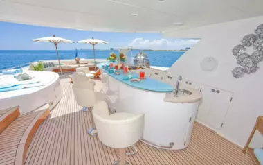 Inception by Johnson Yachts – Private Superyacht Charter in the Turks and Caicos