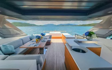SL90 by Sanlorenzo – Private Motor Yacht Charter in Hong Kong