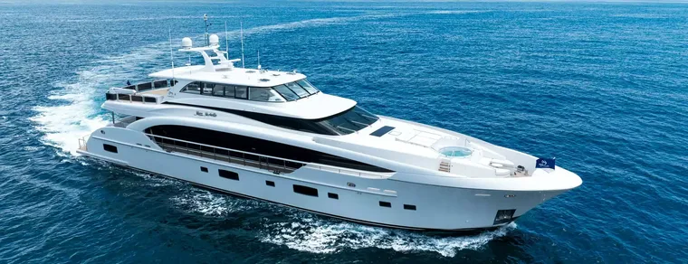 Horizon yacht available to charter