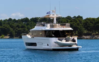 Olivia I by Azimut – Private Motor Yacht Charter in Hvar