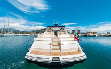 Martiniky II by Princess – Private Power Boat Charter in Amalfi