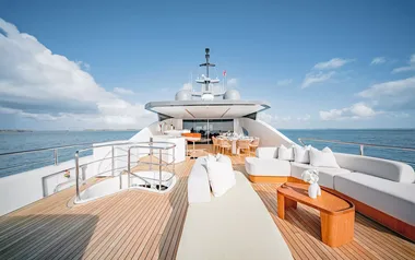 Proposition by Azimut – Private Superyacht Charter in the Bahamas