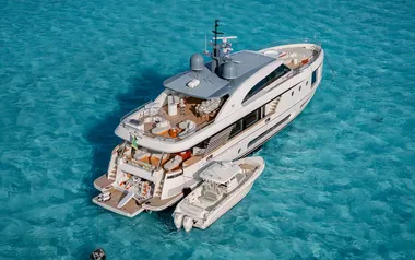 Proposition by Azimut – Private Superyacht Charter in the Bahamas
