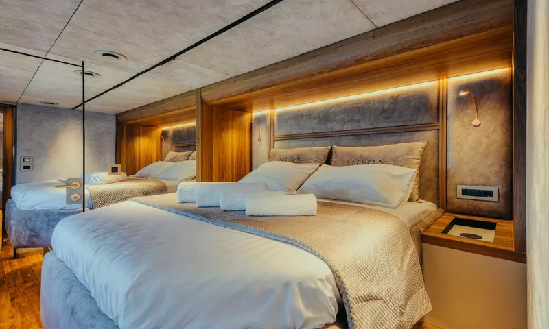 Honeymoon image 9