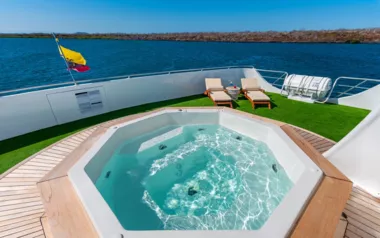Ocean Spray by Custom Made – Private Motor Yacht Charter in Ecuador