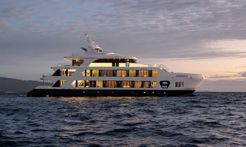Hermes Catamaran – image 3