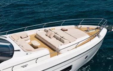 Explora by Azimut – Private Motor Yacht Charter in Italy