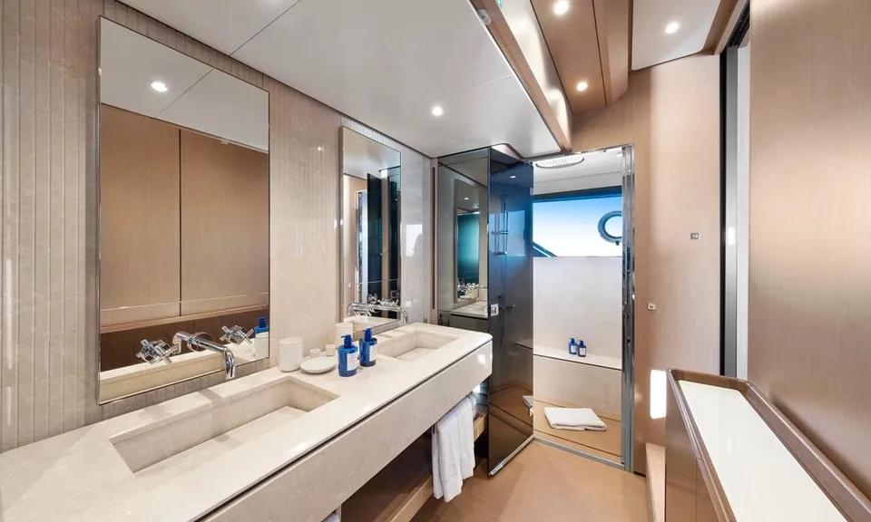 Spica, 2023 Ferretti 1000, photo 10