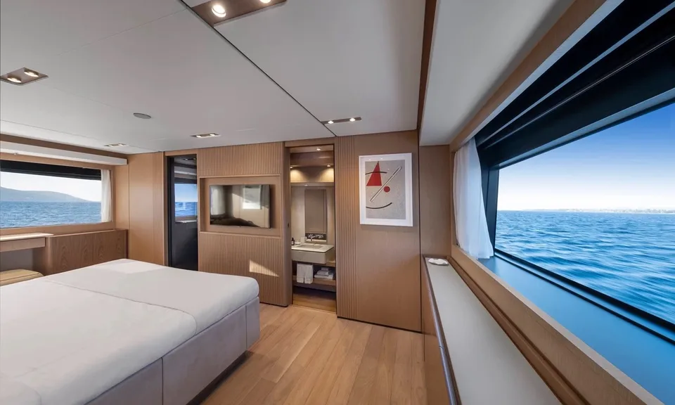 Spica, 2023 Ferretti 1000, photo 9