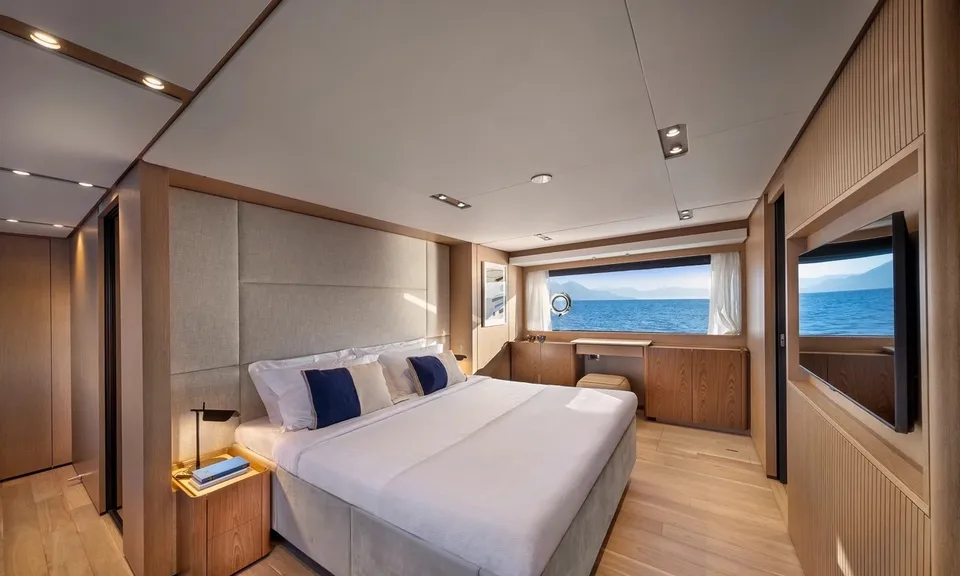 Spica, 2023 Ferretti 1000, photo 11