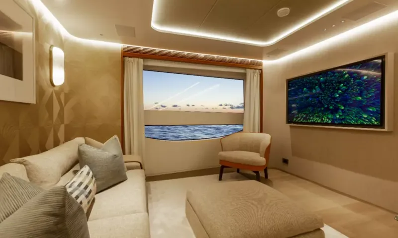 Liv Love image 16