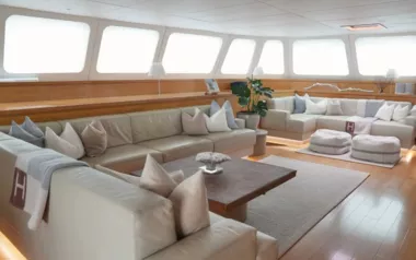 Che by Sunreef Yachts – Private Sailing Catamaran Charter in Fiji