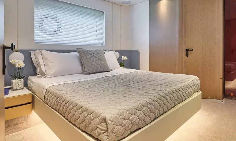 Aladdin Sane image 8