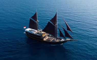Dunia Baru by Konjo Boat Builders – Private Superyacht Charter in Palau